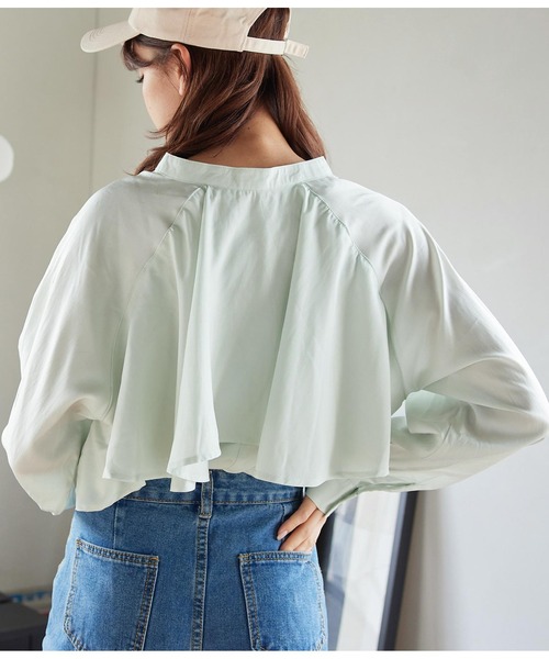 CHILLE(チル)の「バックフリルブラウス(シャツ/ブラウス・レディース・ホワイト/グリーン・FREE)」の8枚目の写真