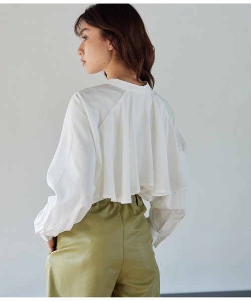 CHILLE(チル)の「バックフリルブラウス(シャツ/ブラウス・レディース・ホワイト/グリーン・FREE)」の22枚目の写真