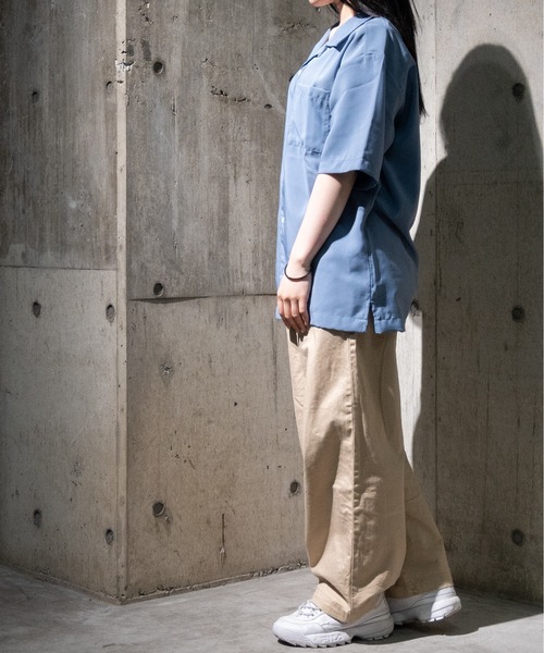 JOHN'S CLOSET（ジョンズクローゼット）の「【i】ポリ無地オープンカラーＳ／Ｓシャツ（シャツ/ブラウス・メンズ・ブラック/グレイッシュベージュ/グリーン/ホワイト/モカ/グレイッシュブルー・LARGE/X-LARGE/MEDIUM）」の20枚目の写真