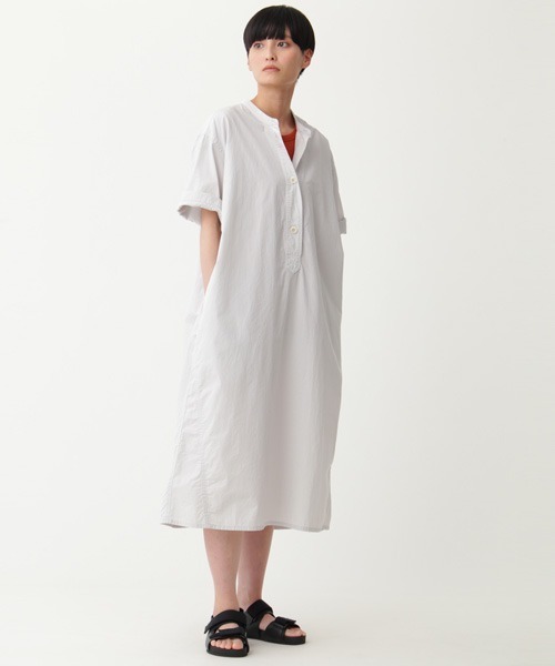 MHL.(エムエイチエル)の「SANDED COTTON LINEN(ワンピース・レディース・チャコール/ライトグレー・1/2)」の5枚目の写真