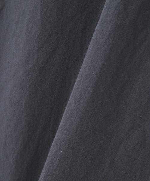 MHL.(エムエイチエル)の「SANDED COTTON LINEN(ワンピース・レディース・チャコール/ライトグレー・1/2)」の4枚目の写真