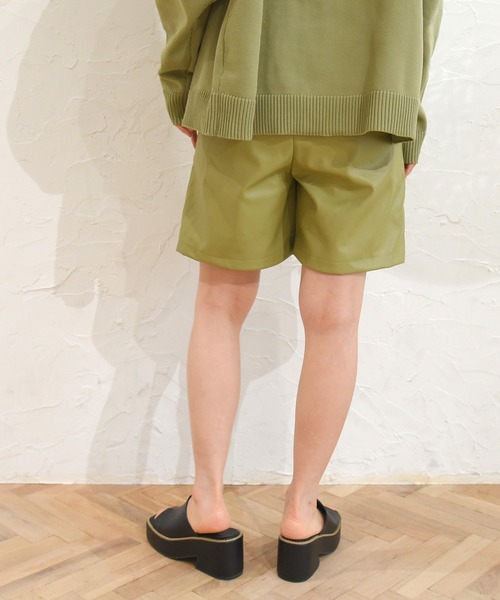 sango(sango)の「フェイクレザータックショートパンツ(その他パンツ・レディース・ブラック/アイボリー/オリーブ・FREE)」の16枚目の写真