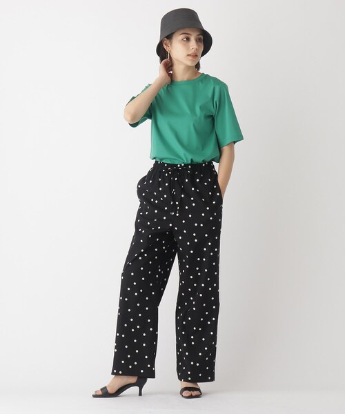 OPAQUE.CLIP(オペークドットクリップ)の「◆アイスタッチシルキーコットン クルーネックTシャツ【WEB限定サイズ】(Tシャツ/カットソー・レディース・チャコールグレー/ブラック/ネイビー/オレンジ/グリーン/サンドベージュ/ブラウン系その他/ホワイト系・40/38/42/36/34)」の18枚目の写真