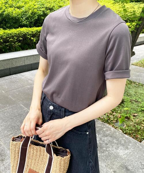 OPAQUE.CLIP(オペークドットクリップ)の「◆アイスタッチシルキーコットン クルーネックTシャツ【WEB限定サイズ】(Tシャツ/カットソー・レディース・チャコールグレー/ブラック/ネイビー/オレンジ/グリーン/サンドベージュ/ブラウン系その他/ホワイト系・40/38/42/36/34)」の4枚目の写真