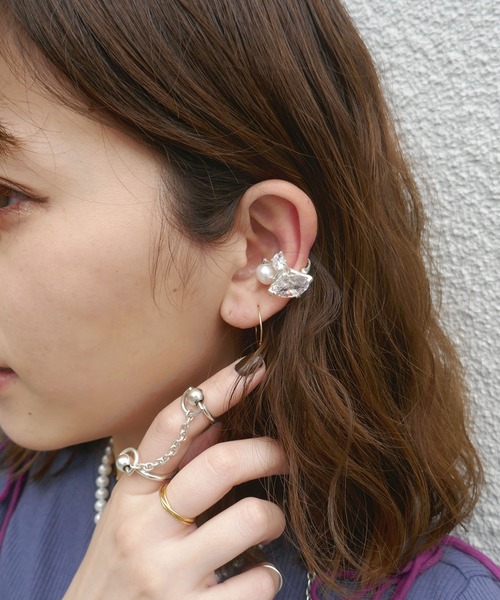 e.m.（イーエム）の「パールジルコニアボリュームイヤーカフ（M  