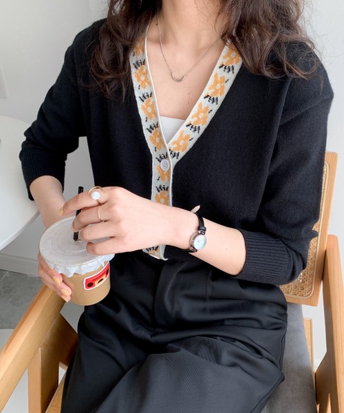 ABITOKYO（アビトーキョー）の「2022AW　Vネックバイカラー柄ジャガード切替　ショートカーディガン（カーディガン/ボレロ・レディース・ブラック/ライトピンク/ホワイト/ネイビー・FREE）」の9枚目の写真