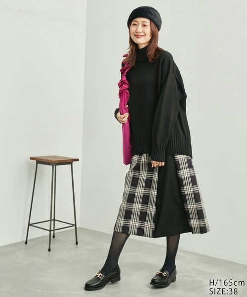 ROPE' PICNIC(ロペピクニック)の「【WEB限定カラーあり】バックスリットニットプルオーバー(ニット/セーター・レディース・ブラック/チャコールグレー/ライトグレー/グレー系その他/キナリ/ダークブラウン/ブラウン系その他2/ベージュ/グリーン/カーキ/ブルー/ブルー系その他4/パープル系その他/オレンジ/イエロー・38)」の18枚目の写真