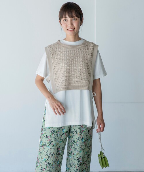 THE SHOP TK （ザ ショップ ティーケー ）の「◆【簡単レイヤード】透かし編みニットベスト（ベスト・レディース・ライトベージュ/キャメル/ブラック・12）」の2枚目の写真