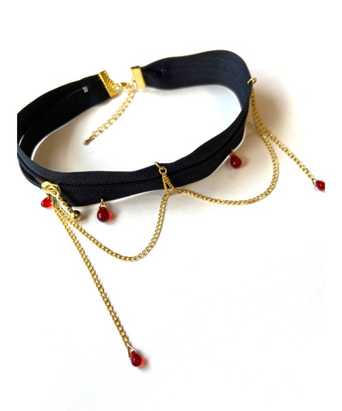 tone（トーン）の「【MUURABBTI】紅い雫とチェーンのファスナーチョーカー(MA)（チョーカー・レディース・レッド・FREE）」の2枚目の写真