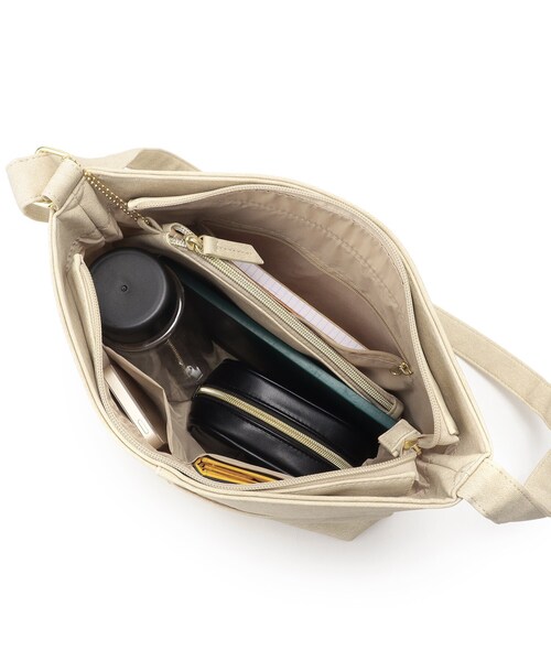 SHOO・LA・RUE（シューラルー）の「◆【ポーチ付】切り替えショルダーバッグ（ショルダーバッグ・レディース・ブルー/キャメル/ブラック/ライトグリーン/レッド系1/アイボリー・00）」の18枚目の写真