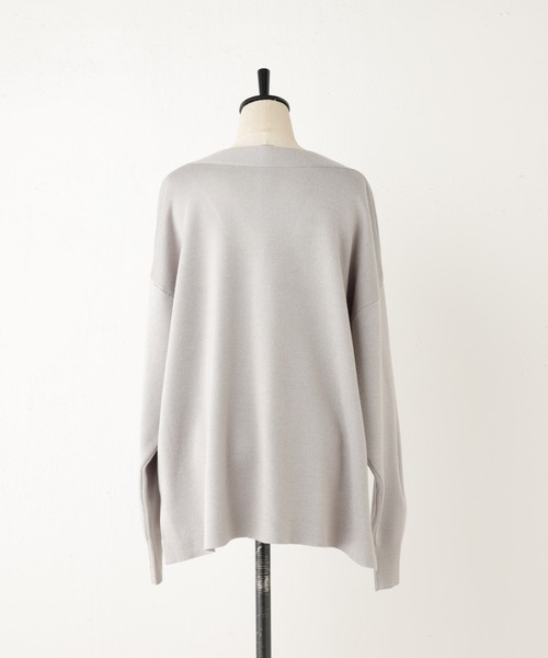 BEARDSLEY(ビアズリー)の「スムースVネックカーディガン:シーズンレスアイテム(カーディガン/ボレロ・レディース・ブラック/グレー・FREE)」の17枚目の写真