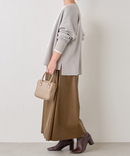 BEARDSLEY(ビアズリー)の「スムースVネックカーディガン:シーズンレスアイテム(カーディガン/ボレロ・レディース・ブラック/グレー・FREE)」の13枚目の写真