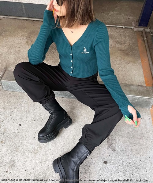 BACK TO THE FIELD(バック トゥー ザ フィールド)の「【MLB】フロントボタンリブニットトップス(ニット/セーター・レディース・ブラック/ピンク/グリーン・FREE)」の8枚目の写真