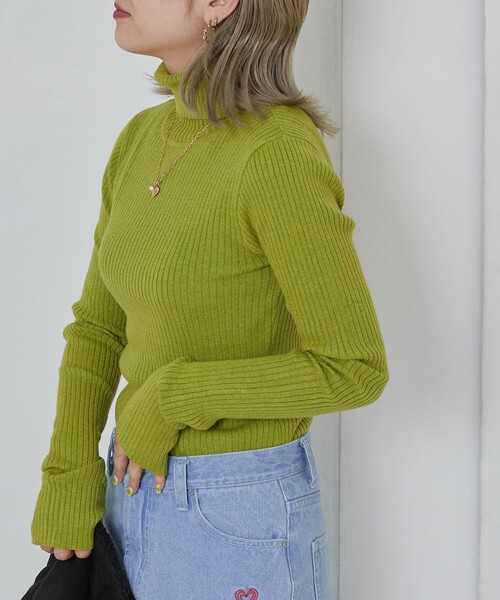 PUBLUX（パブリュクス）の「PUBLUX/パブリュクス リブタートルカラーニット フィンガーホール(指穴)デザイン（ニット/セーター・レディース・ブラック/ナチュラル/ブルーグリーン/グリーン/ブラウン/ピンク/ブルー・ﾌﾘ-）」の7枚目の写真