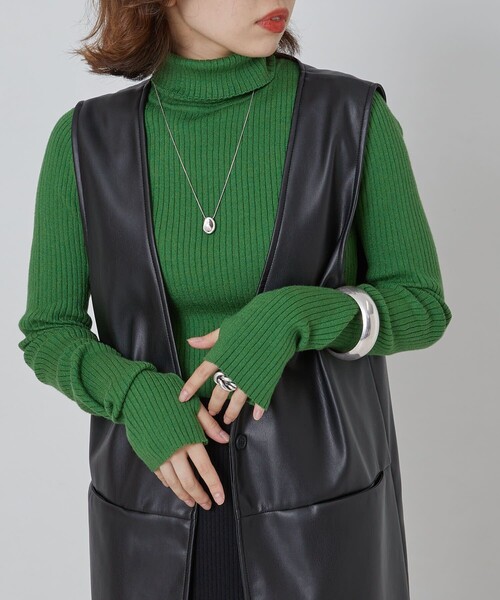 PUBLUX（パブリュクス）の「PUBLUX/パブリュクス リブタートルカラーニット フィンガーホール(指穴)デザイン（ニット/セーター・レディース・ブラック/ナチュラル/ブルーグリーン/グリーン/ブラウン/ピンク/ブルー・ﾌﾘ-）」の5枚目の写真