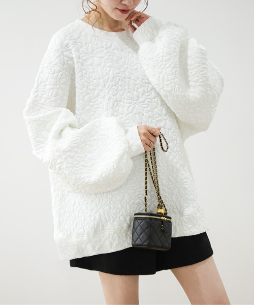 AMELY（エミリー）の「キルトボリュームトップス（Tシャツ/カットソー・レディース・ホワイト/ブラック/グレー・フリー）」の2枚目の写真