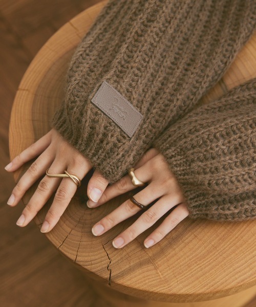 moi tytto（モイテュット）の「スリーブレザーパッチざっくりニット（ニット/セーター・レディース・ナチュラル/グリーン/ブラウン・FREE）」の9枚目の写真