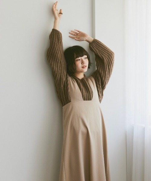 moi tytto（モイテュット）の「スリーブレザーパッチざっくりニット（ニット/セーター・レディース・ナチュラル/グリーン/ブラウン・FREE）」の7枚目の写真