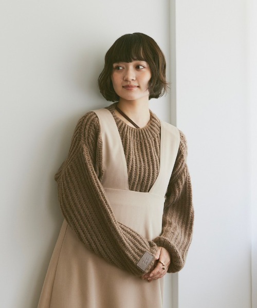 moi tytto（モイテュット）の「スリーブレザーパッチざっくりニット（ニット/セーター・レディース・ナチュラル/グリーン/ブラウン・FREE）」の5枚目の写真