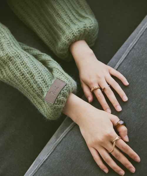 moi tytto（モイテュット）の「スリーブレザーパッチざっくりニット（ニット/セーター・レディース・ナチュラル/グリーン/ブラウン・FREE）」の17枚目の写真