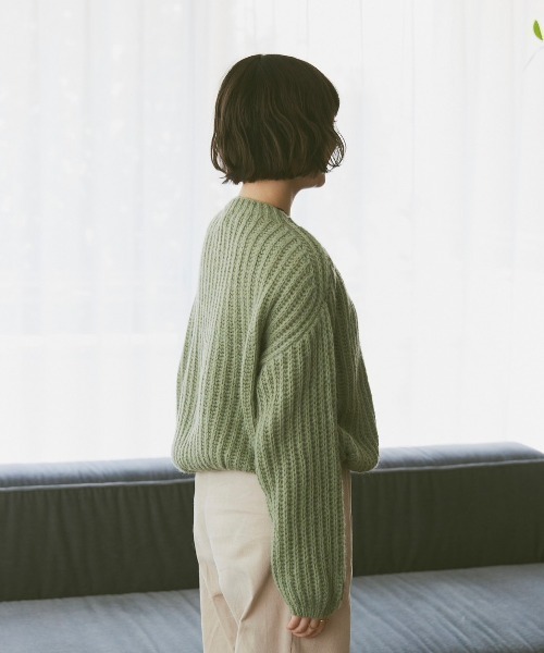 moi tytto（モイテュット）の「スリーブレザーパッチざっくりニット（ニット/セーター・レディース・ナチュラル/グリーン/ブラウン・FREE）」の14枚目の写真
