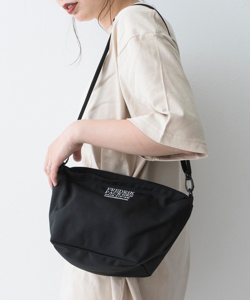FREDRIK PACKERS(フレドリックパッカーズ)の「【FREDRIK PACKERS】FAM SHOULDER M ミニショルダーサコッシュ(ショルダーバッグ・レディース・ブラック/オリーブ/レオパード/ベージュ・FREE)」の7枚目の写真