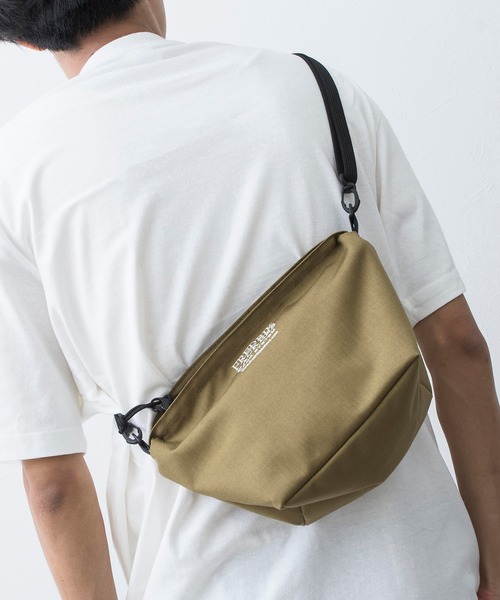FREDRIK PACKERS(フレドリックパッカーズ)の「【FREDRIK PACKERS】FAM SHOULDER M ミニショルダーサコッシュ(ショルダーバッグ・レディース・ブラック/オリーブ/レオパード/ベージュ・FREE)」の10枚目の写真