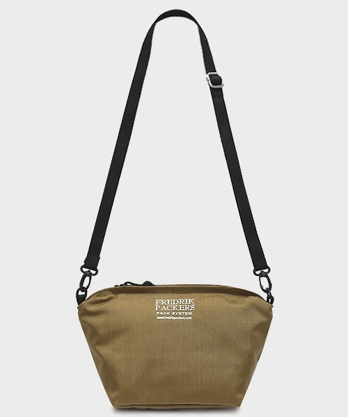 FREDRIK PACKERS(フレドリックパッカーズ)の「【FREDRIK PACKERS】FAM SHOULDER M ミニショルダーサコッシュ(ショルダーバッグ・レディース・ブラック/オリーブ/レオパード/ベージュ・FREE)」の15枚目の写真