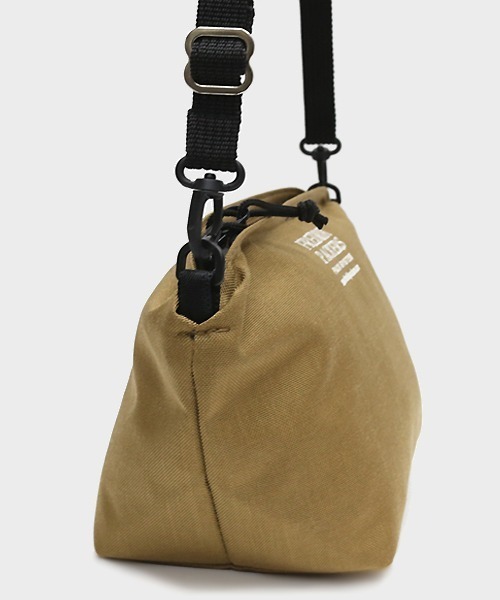 FREDRIK PACKERS(フレドリックパッカーズ)の「【FREDRIK PACKERS】FAM SHOULDER M ミニショルダーサコッシュ(ショルダーバッグ・レディース・ブラック/オリーブ/レオパード/ベージュ・FREE)」の20枚目の写真