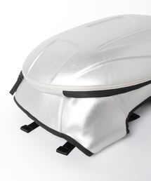 DIESEL（ディーゼル）の「メンズ メタリックフェイクレザー バック