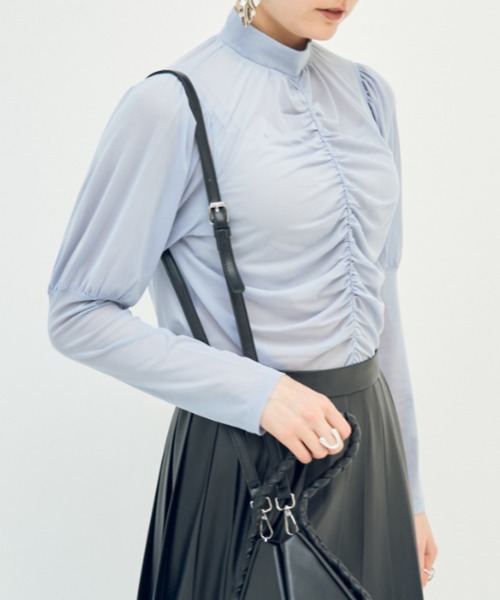 Solace（ソレイス）の「センターギャザーシアートップス（シャツ/ブラウス・レディース・ライトブルー/ブラック/ナチュラル・FREE）」の6枚目の写真