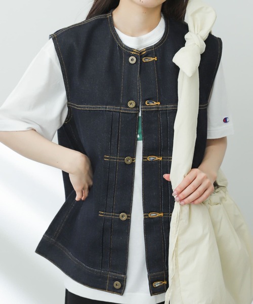 Lee（リー）の「『別注』Lee×SENSE OF PLACE　デニムベスト（ベスト・レディース・ワンウォッシュ/アイボリー・ONE）」の2枚目の写真