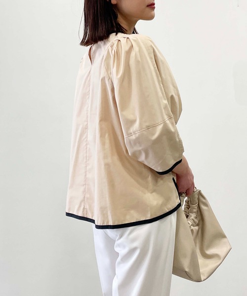 PICCIN（ピッチン）の「ピンタックボリュームスリーブブラウス（シャツ/ブラウス・レディース・ネイビー/ベージュ/オフホワイト・M）」の21枚目の写真