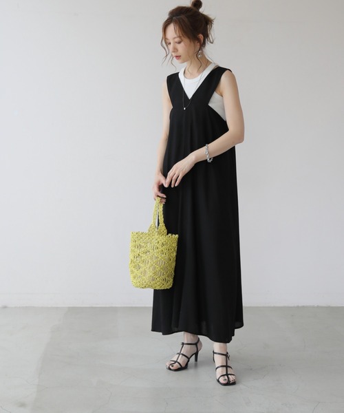 frames RAY CASSIN（フレームスレイカズン）の「WEB限定 前後2WAYリネンブレンド深Vマキシワンピース（ジャンパースカート・レディース・ブラック/グレイッシュベージュ・FREE）」の11枚目の写真