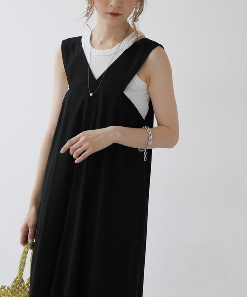 frames RAY CASSIN（フレームスレイカズン）の「WEB限定 前後2WAYリネンブレンド深Vマキシワンピース（ジャンパースカート・レディース・ブラック/グレイッシュベージュ・FREE）」の15枚目の写真