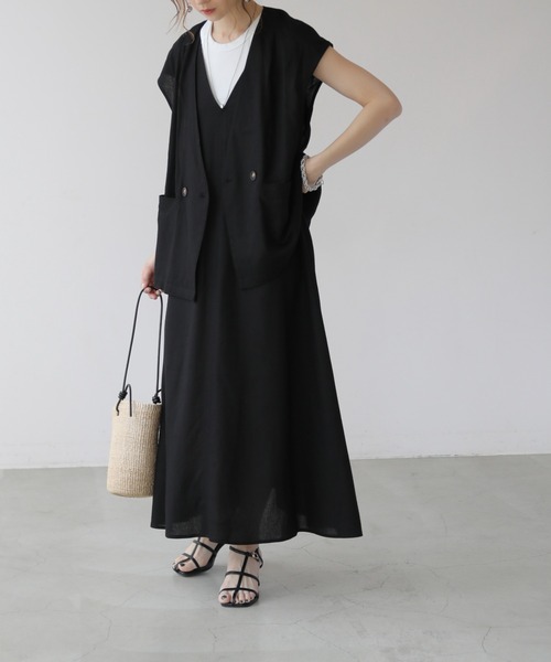 frames RAY CASSIN（フレームスレイカズン）の「WEB限定 前後2WAYリネンブレンド深Vマキシワンピース（ジャンパースカート・レディース・ブラック/グレイッシュベージュ・FREE）」の7枚目の写真