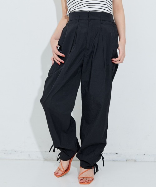 MERLOT(メルロー)の「サイドリボンナイロンパンツ(その他パンツ・レディース・ホワイト/ブラック・SMALL/FREE)」の21枚目の写真