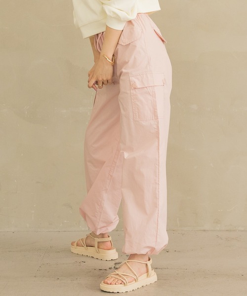 DAY CLOSET（デイ クローゼット）の「レディース ラフシルエットバルーンカーゴパンツ（カーゴパンツ・レディース・ピンク/アイボリー・S/M/L）」の13枚目の写真