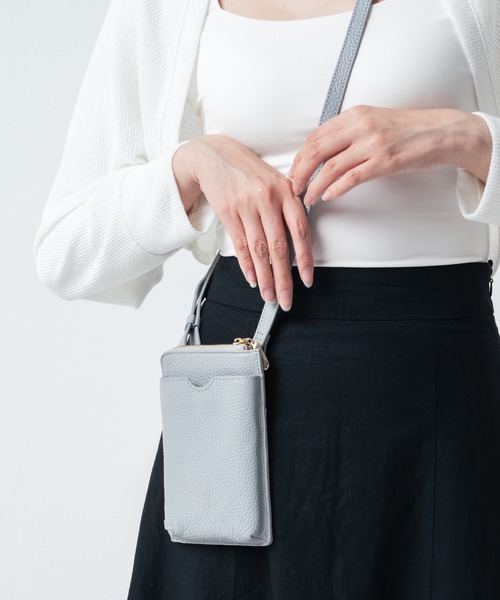 MURA(ムラ)の「フルグレイン シュリンクレザー L字ファスナー財布付き スマホショルダー(ショルダーバッグ・レディース・ライトグレー/チャコールグレー/ブラック/ダークブラウン/ピンク・FREE)」の19枚目の写真