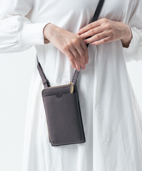 MURA(ムラ)の「フルグレイン シュリンクレザー L字ファスナー財布付き スマホショルダー(ショルダーバッグ・レディース・ライトグレー/チャコールグレー/ブラック/ダークブラウン/ピンク・FREE)」の15枚目の写真