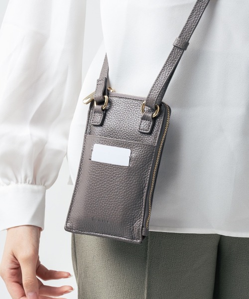 MURA(ムラ)の「フルグレイン シュリンクレザー L字ファスナー財布付き スマホショルダー(ショルダーバッグ・レディース・ライトグレー/チャコールグレー/ブラック/ダークブラウン/ピンク・FREE)」の7枚目の写真