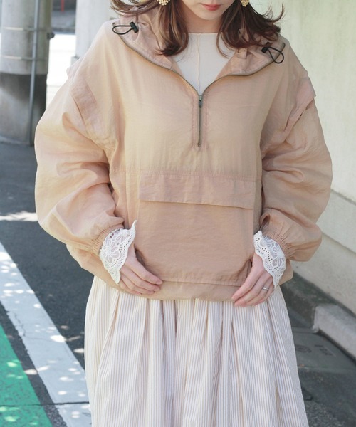 Crisp（クリスプ）の「2wayシアーアノラックフーディー（シャツ/ブラウス・レディース・ライトグレー/ベージュ・FREE）」の14枚目の写真