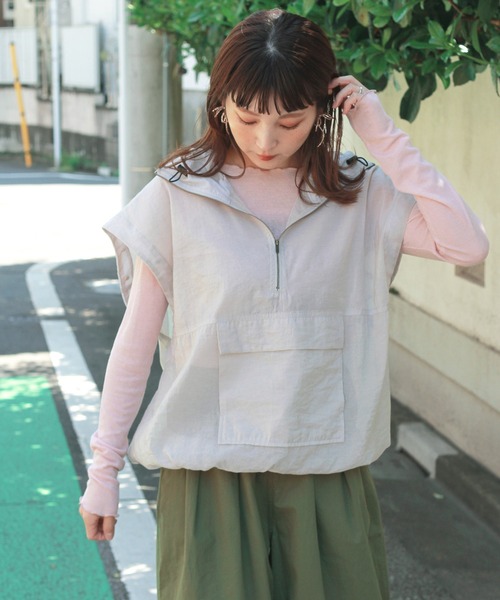 Crisp（クリスプ）の「2wayシアーアノラックフーディー（シャツ/ブラウス・レディース・ライトグレー/ベージュ・FREE）」の4枚目の写真