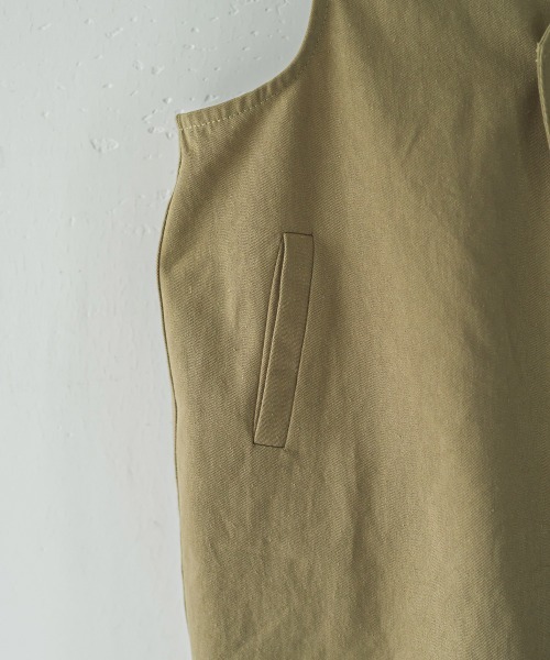 riziere（リジェール）の「配色ボタンのアシンメトリーサロペット（つなぎ/オールインワン・キッズ・カーキ/マスタード/アイボリー/モカ・120/90/110/100/130）」の10枚目の写真