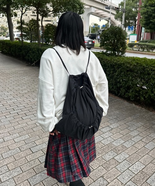 kutir（クティール）の「kutirlune／ドロストバックパック ナップザック（バックパック/リュック・レディース・ホワイト/ブラック/カーキ・FREE）」の5枚目の写真