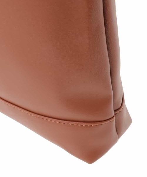 a.v.v(アーヴェヴェ)の「ショルダーバッグ【ドコデモBAGシリーズ】(ショルダーバッグ・メンズ・ブラック/アイボリー/サンドベージュ・46)」の12枚目の写真