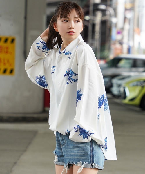 1111clothing(ワンフォークロージング)の「フラワー柄 シルキータッチ ルーズシャツ / Flower Pattern Silky Touch Loose Shirt(シャツ/ブラウス・メンズ・ブラック×グレー/ブラック×ブルー/ホワイト×グレー/ホワイト×ブルー・L/M)」の8枚目の写真