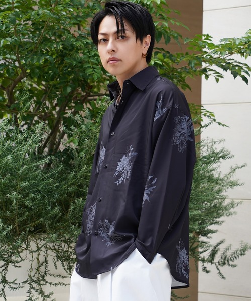 1111clothing(ワンフォークロージング)の「フラワー柄 シルキータッチ ルーズシャツ / Flower Pattern Silky Touch Loose Shirt(シャツ/ブラウス・メンズ・ブラック×グレー/ブラック×ブルー/ホワイト×グレー/ホワイト×ブルー・L/M)」の19枚目の写真