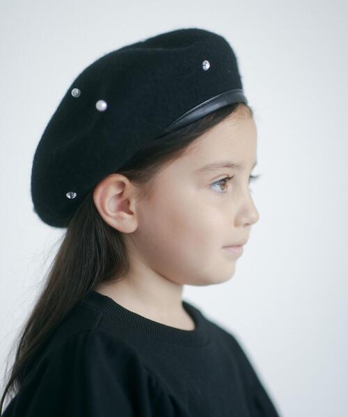 green label relaxing(グリーンレーベルリラクシング)の「GLR フェイクパール ビジュー ベレー帽(ハンチング/ベレー帽・キッズ・ブラック/ホワイト・FREE)」の1枚目の写真