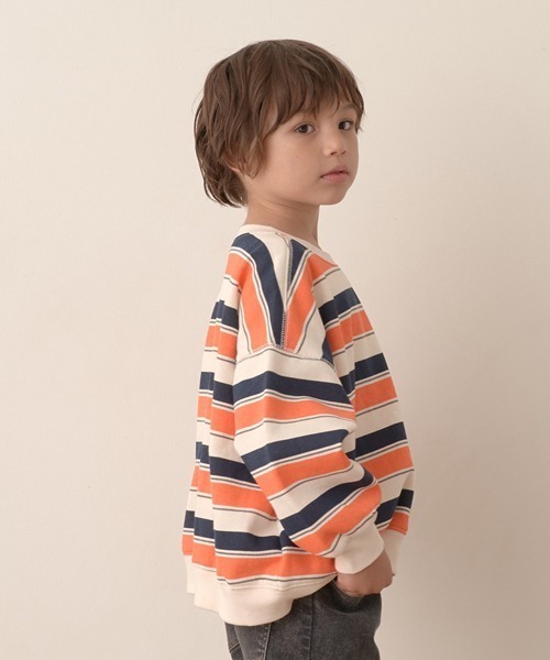 b・ROOM（ビールーム）の「【表コットン毛玉バイバイ裏起毛】プリントボーダービッグスウェット（スウェット・キッズ・ブラック/グリーン/オレンジ/パープル・120cm/140cm/150cm/130cm/100cm/110cm）」の8枚目の写真